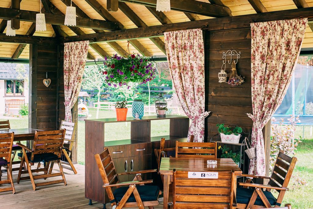 Hotel La Conac In Bucovina Gura Humorului Exterior foto