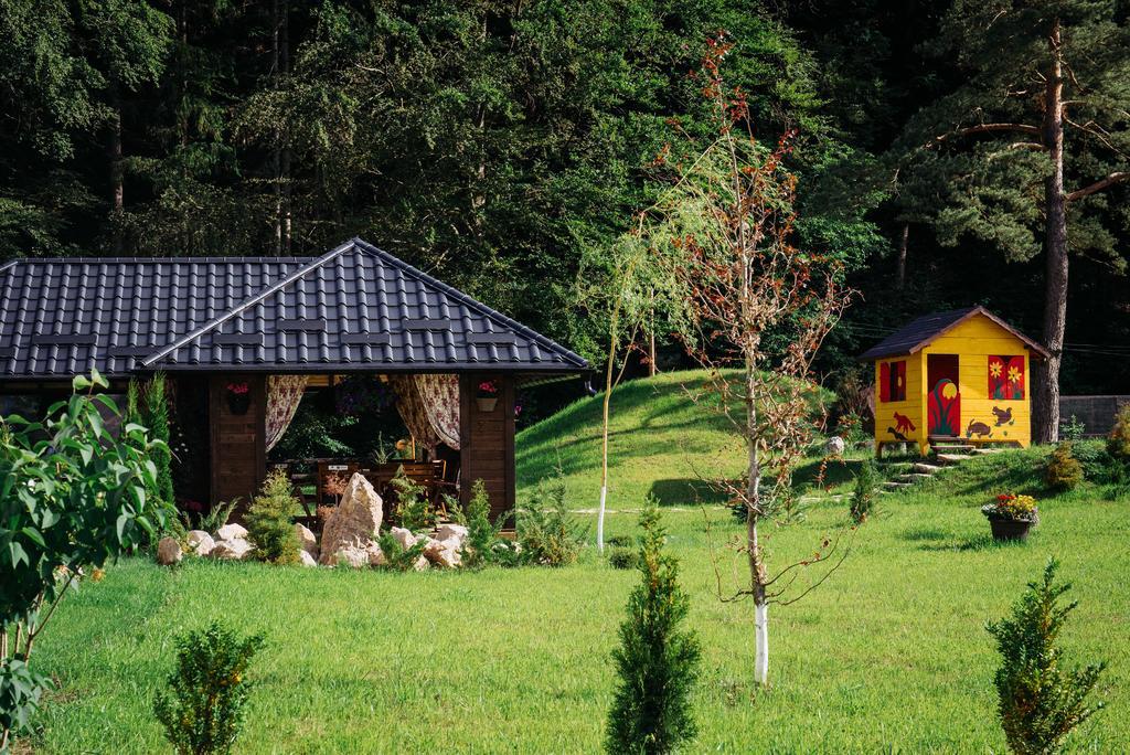 Hotel La Conac In Bucovina Gura Humorului Exterior foto