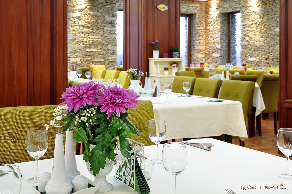 Hotel La Conac In Bucovina Gura Humorului Exterior foto