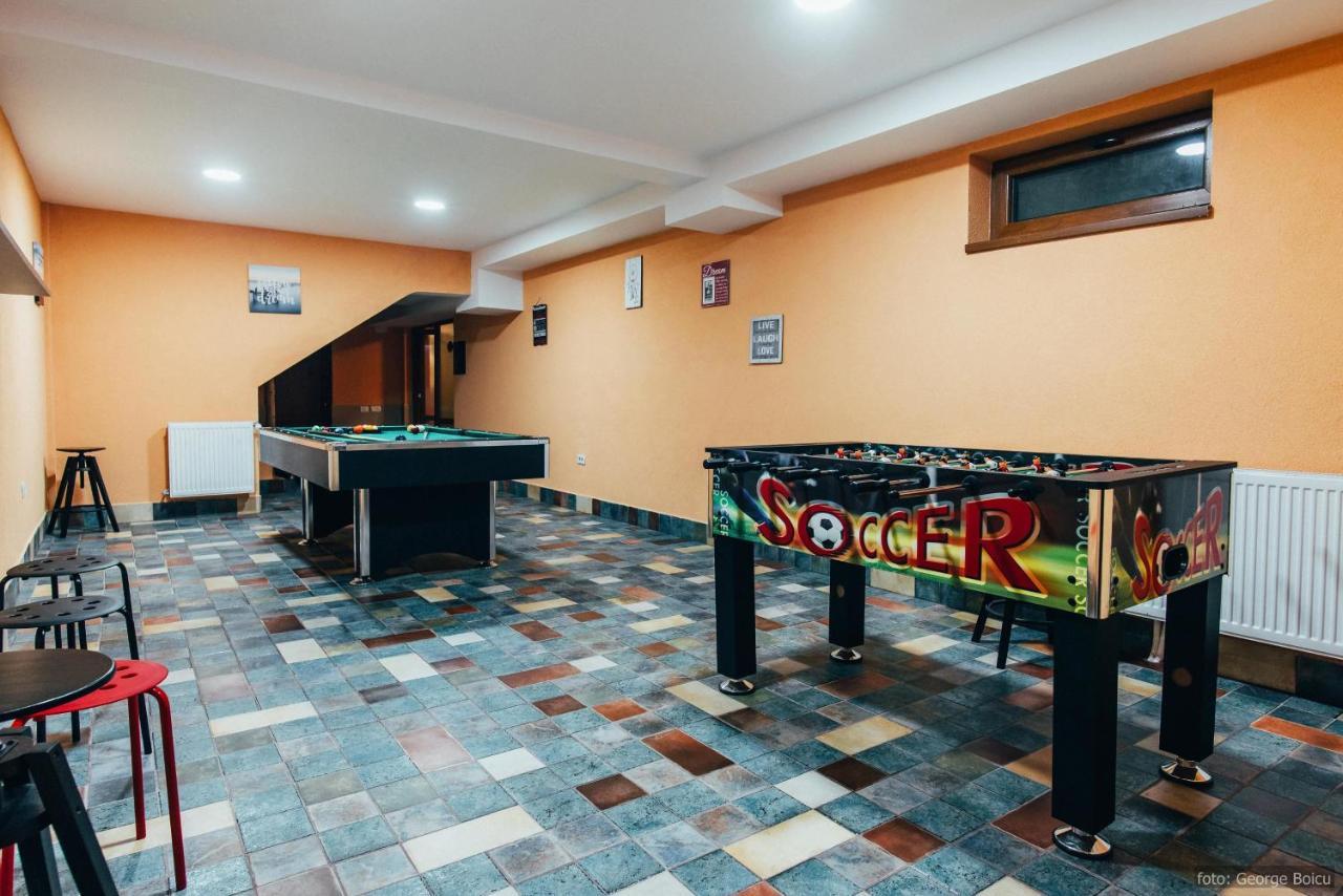 Hotel La Conac In Bucovina Gura Humorului Exterior foto